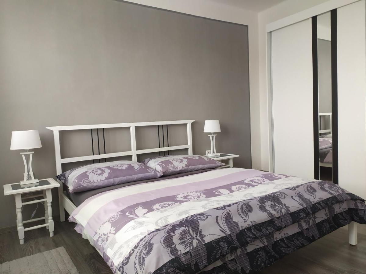 Appartement Byt Puskinova à Hradec Králové Extérieur photo