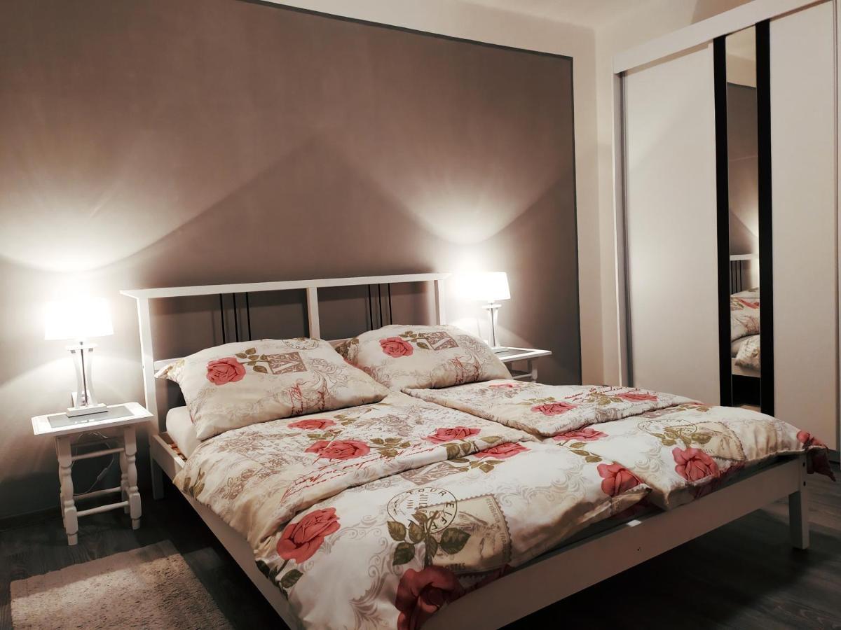 Appartement Byt Puskinova à Hradec Králové Extérieur photo
